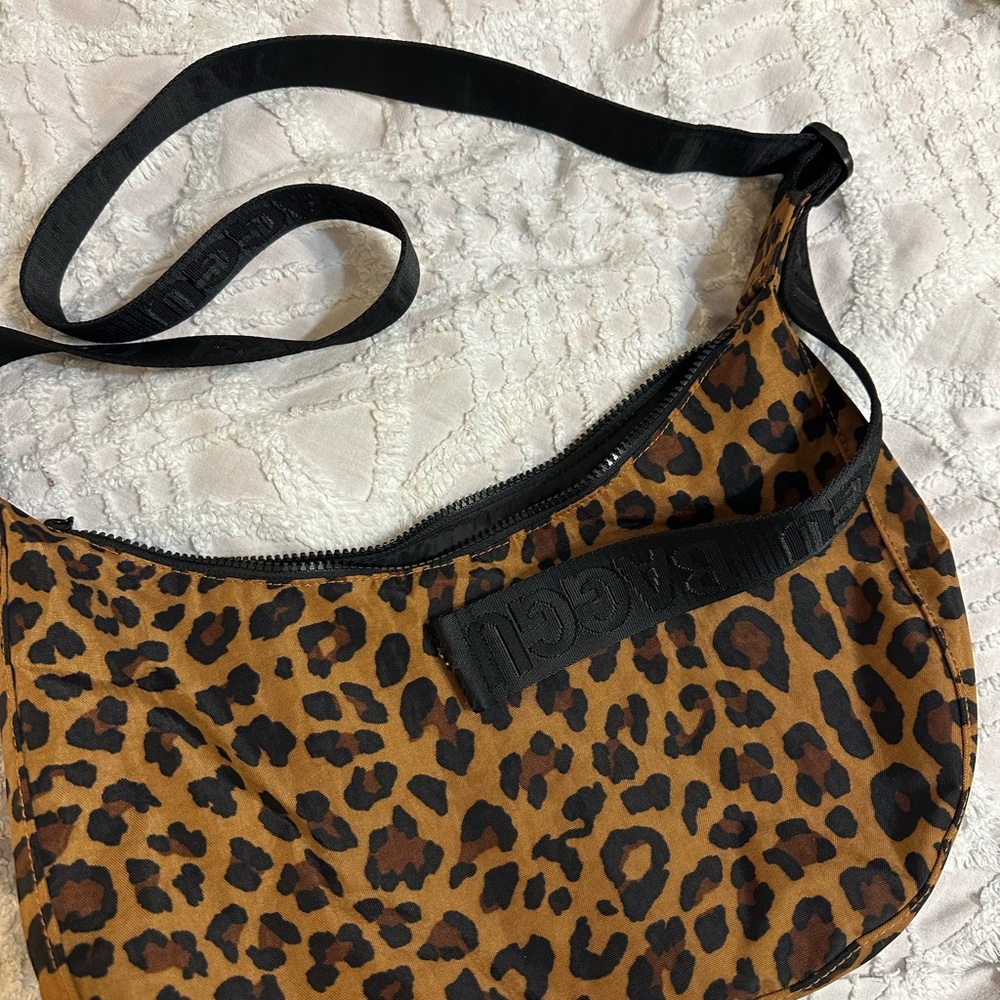 BAGGU Leopard Print Crossbody Bag with Black Strap